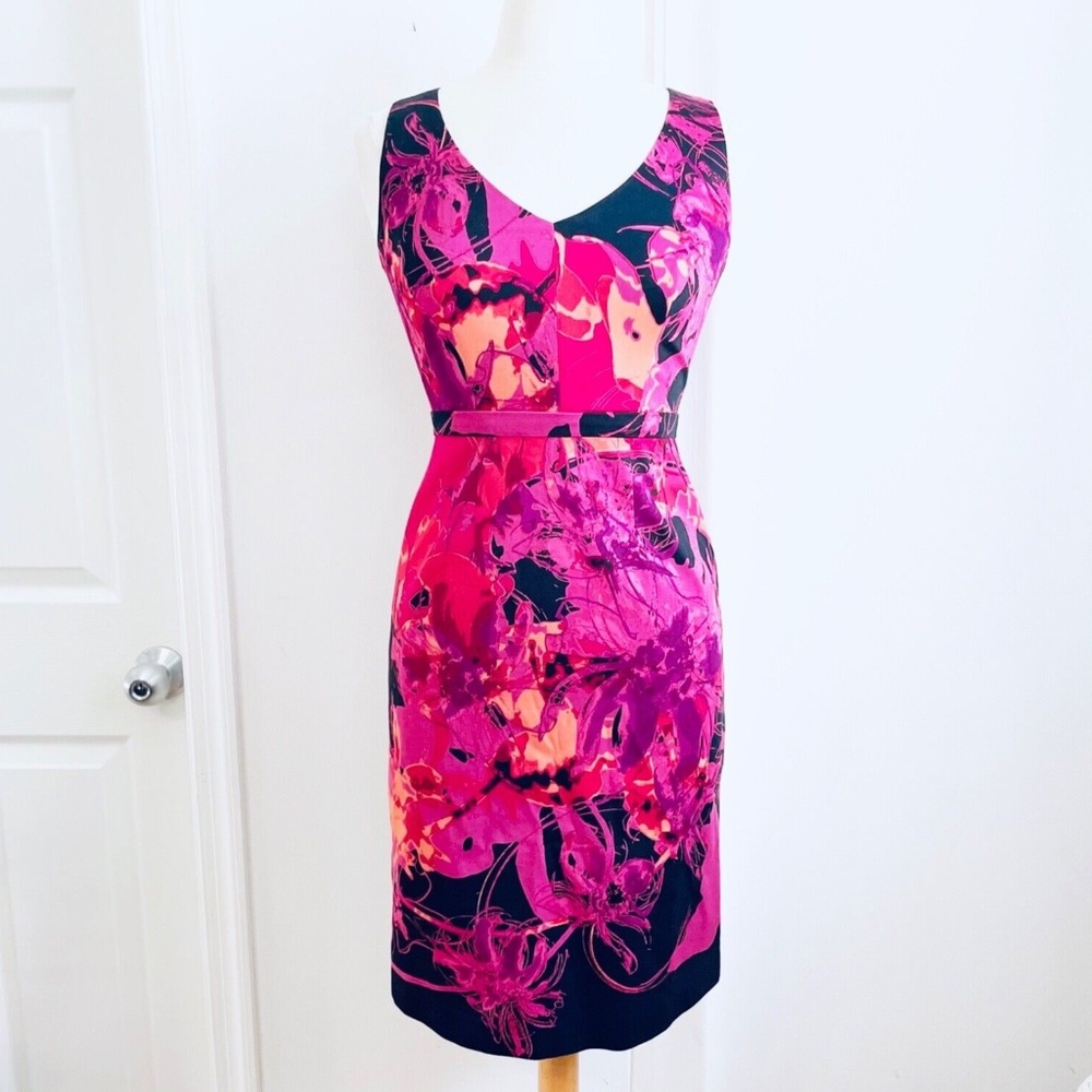 Elie Tahari SZ 4  Beautiful floral print Sheath style Cocktail Party dress